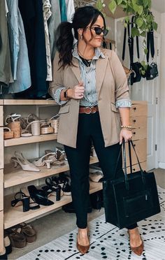 Taryn Truly Outfits, Outfit Curvy Elegante, Curvy Business Casual Outfits, Office Outfits Women Plus Size, Outfit Navidad, Conference Outfit, Office Attire Women