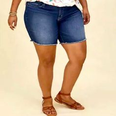 These Are New With No Defects. They Have The 5 Pocket Design. Msrp$ 45.50 They Are 99%Cotton, 1% Spandex. #Torrid Casual Mid-thigh Beach Shorts, Non-stretch Beach Shorts, Mid-rise Jean Shorts For Vacation, Jean Shorts With Pockets For Vacation, Stretch Bermuda Shorts In Medium Wash, Stretch Knee-length Jean Shorts, Blue Non-stretch Mid-rise Shorts, Blue Denim Mid-thigh Length Bottoms, Mid-thigh Length Blue Denim Bottoms