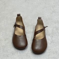 Elegant Leather-lined Flats With Round Toe, Leather-lined Closed Toe Ballet Flats For Spring, Brown Mary Jane Flats, Brown Leather Ballet Flats Medium Width, Non-slip Leather Mary Janes With Round Toe, Leather Flat Shoes, Barefoot Shoes, Round Toe Heels, Doc Martens