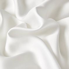 This luxurious White Top Grade Silk Bedding Set is crafted from the finest grade of silk and is perfect for adding a touch of elegance and sophistication to your bedroom. The soft, smooth silk fabric feels incredibly comfortable against your skin and provides a sense of relaxation and indulgence. The set includes a duvet cover, two shams, a flat sheet, and two pillowcases, all of which feature an intricate jacquard pattern for an extra finishing touch. The silk fabric is lightweight and breathable, helping to keep you cool during hot summer nights. This set is an ideal choice for those who want to add a touch of luxury to their bedroom. Features: Packing list: 1*Duver Cover + 1*Flat Sheet + 2*Pillow Cases Fabric: Silk Weight: 2.5-2.8kg Size: Queen: 1xDuvet Cover: 200cm x 230cm = 79x 91inc Bridal Shower Robes, Bridesmaid Bathrobe, Maternity Work Wear, Silk Bedding Set, Cushions To Make, Silk Bedding, Baby Sewing Patterns, Tapestry Fabric, Queen Bedding Sets