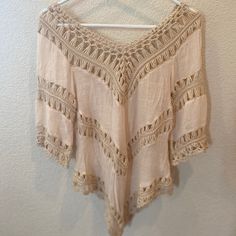 Super Beautiful Flowing Knit Top In Excellent Condition Bohemian V-neck Summer Sweater, Beige V-neck Sweater For Vacation, Spring Crochet V-neck Top, Bohemian Knitted V-neck Top, Bohemian V-neck Knitted Top, Bohemian Pointelle Knit Crochet Top With V-neck, Bohemian Pointelle Knit V-neck Top, Cream V-neck Top With Crochet Trim, Bohemian V-neck Pointelle Knit Top