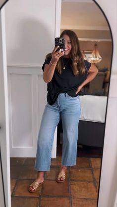 Summer Outfit Women Casual, Casual Fall Outfits Wide Leg Jeans, Size 32 Women Outfits, Mexican Date Night Outfit, Summer Mom Jeans Outfit Casual, Midsize Jeans Outfit Summer, Suburban Mom Aesthetic Outfits, Classy 30s Outfits, Professional Mom Outfits