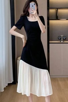 49413673910582|49413673943350|49413673976118|49413674008886 Elegant Midi Dress, Midi Dress Elegant, Elegant Midi Dresses, Patchwork Designs, Black Midi Dress, Elegant Dresses, Women Empowerment, Design Details, Contemporary Design