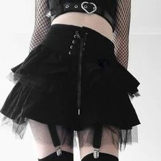 High waist Lace up ruffle mini skirt😍 Trans Girl Outfits, Egirl Black, Flannel Dresses, Dark Academia Women, Emo Skirt, Velvet Skater Skirt, Streetwear Goth, Mini Rock, Skirt Streetwear