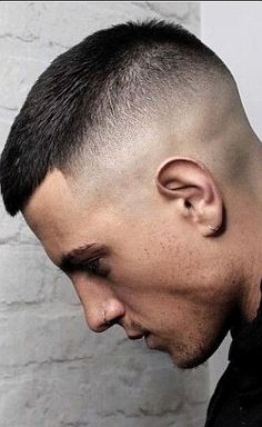 Very Short Hairstyles For Men, Gents Hairstyles, Men Guide, Very Short Hairstyles, High And Tight Haircut, Men's Cuts, High Fade Haircut