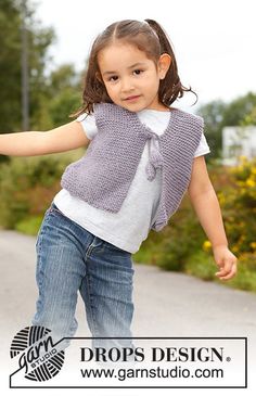 Evelina / DROPS Children 22-17 - Kostenlose Strickanleitung Kids Poncho Pattern, Crochet Poncho Kids, Knit Vest Pattern Free, Vest Pattern Free, Small Vest, Kids Vest, Poncho Pattern