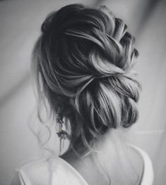 24 gorgeous messy wedding updos - TANIA MARAS | bridal headpieces + wedding veils Loose Wedding Hair, Updo Hairstyles Tutorials, Wedding Hairstyles And Makeup, Classic Wedding Hair, Wedding Hair Ideas, Wedding Hair Styles, Wedding Hair Inspiration