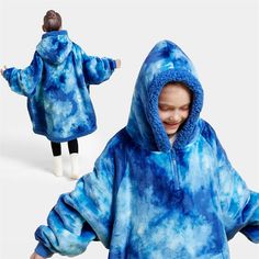 The wearable blanket for kids is designed to allow children to extend their arms freely while enjoying warmth and comfort; The large middle pocket is designed to allow the child to store small items, while we also designed small pockets on the sides to keep the child's hands warm, while the ribbed cuff prevents cold air from seeping in and enhances the overall warmth. This standard 100 by OEKO-TEX certified blanket with sleeves uses neat stitching for stronger seams, ensuring enhanced durability Dark Blue Tie, Hoodie Costume, Sweatshirt Blanket, One Piece Clothing, Oversized Blanket, Holiday Costumes, Oversized Flannel, Halloween Costume Shop, Blanket Hoodie