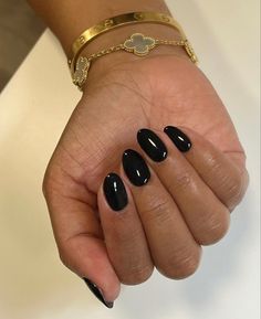 Black Almond Nails, Black Gel Nails, Fashion Minimal, Short Almond Nails, Nail Prep, Simple Acrylic Nails, Work Nails, Oval Nails, Neutral Nails