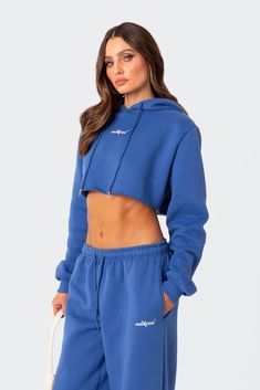 PRODUCT INFO Hoodie Cropped fit Raw hem Embroidered logo Matching set Cotton, Polyester Model wears size S Model height is 5'9 Item care: Wash with similar color Sporty Outfits For Women Athletic Wear, Women Athletic Wear, Sporty Outfits For Women, Outfits Feminine, Outfits Sporty, Outfit Gym, Fitness Outfit, Outfits Girl, Purple Hoodie