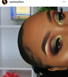 Olive Makeup, Makeup Verde, Banana Setting Powder, Fall Eyeshadow Looks, Green Eyeshadow Look, Fall Eyeshadow, Green Smokey Eye, Fall Makeup Looks