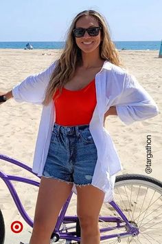 Cute Beach Night Outfits, 3 Days Beach Outfit, Curvy Pool Outfit, Beach Pool Outfit, Beach Date Outfit Casual, Casual Beach Outfit Simple, Beach Shorts Outfit Women, Pool Day Outfit Casual, Beach Outfits Shorts