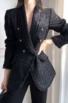 This women's blazer boasts a classic shawl collar and sophisticated double-breasted buttons, while adding a unique touch of elegance with tassel trim on the collar, cuffs, and bottom hem. Made from luxurious tweed fabric for a timeless look. ●Shawl collar●Long sleeves●Double breasted button closure●Polyester, cotton and spandex●Machine wash, line dry★★Please advise your Height and Weight, I will make sure you choose the right size. Tweed Suit Women, Wedding Suit Women, Tweed Blazer Women, Suit Jackets For Women, Black Tweed, Long Blazer, Double Breasted Coat, Tweed Blazer, Winter Coats Jackets