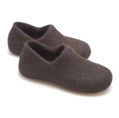 These eco friendly handmade felted mens slippers are made from natural dark brown wool that has not been dyed or treated with chemicals. The wool breathes and naturally regulates moisture. Woolenclogs are the best gift for your dad. Each pair is made to order so you will get your needed size (see 5ht photo for size chart reference). We source our wool only from European eco sheep farms so no cruelty or chemicals are involved. Perfect for a cozy evening at home, your felted slippers are warm, com Comfortable Brown Wool Slippers, Brown Wool Slippers With Round Toe, Brown Slip-on Felt Slippers, Brown Felt Slippers With Round Toe, Clog Socks, Clogs Socks, Rose Gold Princess, Wool Clogs, Clogs Outfit