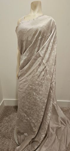 Beautiful Katan Banaras Silver Zari Saree in Silver w/ Blouse, Product ships immediately within the US. Free shipping within the US. Elegant Formal Art Silk Pre-draped Saree, Elegant Silver Pre-draped Saree With Cutdana, Brocade Pre-draped Saree For Wedding, Elegant Formal Pre-draped Art Silk Saree, Elegant Silver Pre-draped Tissue Silk Saree, Elegant Silver Tissue Silk Pre-draped Saree, White Traditional Saree For Evening, Elegant Pre-draped Saree With Dupatta In Brocade, Elegant Brocade Pre-draped Saree With Dupatta