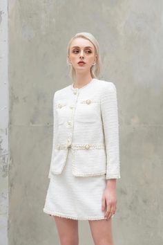 Classic Tweed Skirt For Spring, Spring Classic Tweed Skirt, Classic Spring Tweed Skirt, Elegant White Tweed Skirt, Elegant Tweed Skirt For Spring, Elegant Beige Tweed Skirt, Fitted White Tweed Skirt, Fitted Tweed White Skirt, Elegant White Tweed Jacket