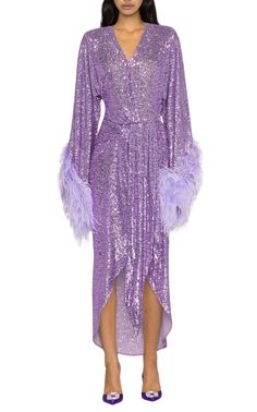 NERVI feather sequin dress Sequins everywhereFeather detailsSequin embellishmentV-necklineLong sleevesMidi lengthColor: mauve purple.Composition: 100% polyester, 100% feathersLining: 100% polyesterMade in Italy Robes Glamour, Womens Long Dresses, Glamorous Dresses, Runway Dresses, Luxury Women Fashion, Paco Rabanne, Luxury Retail, Scarf Shawl, Sequin Dress