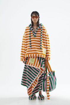 Stripe Fashion, Beach Hoodie, Beach Volley, Beachwear Collection, Stripe Outfits, Quirky Fashion, Altering Clothes, Summer Stripes