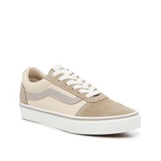 Vans-Ward Lo Sneaker - Women's Hit up the skate park or show off your street style in the women's Ward Lo sneaker from Vans. This low top is cool and casual, complete with a silhouette that stays true to the design of the classic kicks and the brand's distinct stripe along the side. Casual Fall Shoes For Women, Beige Sneakers Women, Trendy Tennis Shoes, Neutral Sneakers, Teacher Shoes, Ladies Sneakers, Fall Sneakers, Vans Original, Beige Sneakers