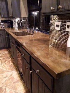 Kitchen Counter tops: 5 Best Materials to Choose - Talkdecor Kitchens With Concrete Countertops, Mexico Kitchen, Epoxy Countertops, Concrete Countertops Kitchen, Kitchen Counter Top, Countertops Kitchen, Concrete Kitchen, Ideas Hogar, Bathroom Countertops