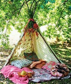 Diy Tipi, Bohemian Garden, Boho Styl, Under A Tree, Boho Garden, Garden Cottage