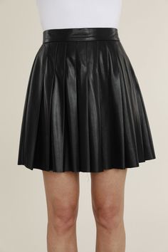 Black Leather Skater Skirt, Black Leather Pleated Skirt, Pleated Leather Skirt, Leather Skirt Outfit, Mini Pleated Skirt, Black Skater Skirts, Mini Skater Skirt, Leather Pleated Skirt, Leather Mini Skirts