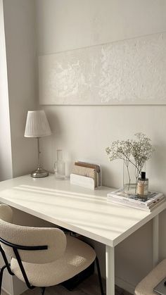 simple and subtle Office Room Decor, Study Room Decor, Apartment Decor Inspiration, Room Makeover Bedroom, Room Makeover Inspiration, Budgeting Finances, Apartment Inspiration, Home Design Decor, Room Inspiration Bedroom