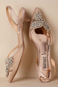 Cowgirl Boots Wedding, Bridal Things, Kebaya Wedding, Hak Tinggi, Shoes Trends, Fun Wedding Shoes, Shoe Ornaments, Bridal Styling, Womens Low Heels