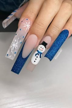 Trendy Winter Nails Long, Simple Christmas Nails Acrylic Long, Long Christmas Nails 2022, Snowman Christmas Nails Acrylic, Simple Snowflake Nails Acrylic, Christmas Nails Acrylic Snowman, Winter Acrylics Nails, Christmas Nails Acrylic Long Art Designs, Christmas Nails Inspo 2022