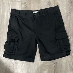 Nwot Men’s Amazon Essentials Black Cargo Shorts. Size 44. 4 Pockets. Non-Smoking Home. Black Cotton Cargo Shorts For Outdoor Activities, Black Cargo Style Shorts For Outdoor Activities, Black Cargo Style Shorts, Black Short Length Cargo Pants For Outdoor, Black Short-length Cargo Pants For Outdoor Activities, Functional Black Cargo Shorts With Multiple Pockets, Black Cargo Shorts For Outdoor, Functional Black Cargo Shorts With Pockets, Black Cotton Cargo Shorts For Outdoor