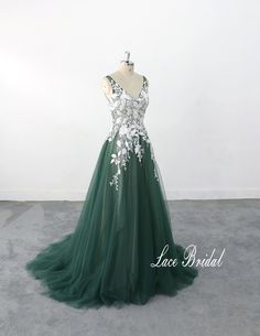 Lace Wedding Dress Dark Green Tulle Wedding Gown Full - Etsy Emerald Green Wedding Dress, Dark Green Wedding, Delicate Dress, Green Wedding Dresses, Tulle Wedding Gown, Dress Ball Gown, Green Tulle, Green Gown, Etsy Wedding Dress