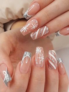 Christmas Nails Glitter, Ballet Nails, Nagel Tips, Snowflake Nails, Winter Nail Art, Stick On Nails, Xmas Nails, Christmas Nail Designs, Christmas Nail Art