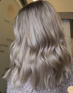 Light Ash Blonde Hair Color, Ash Blonde Hair With Highlights, Light Ash Blonde Hair, Blond Beige, Champagne Blonde Hair, Beige Blonde Hair, Ash Blonde Hair Colour, Balayage Blond, Color Rubio