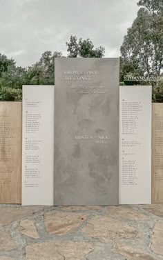 the memorial wall is made out of concrete