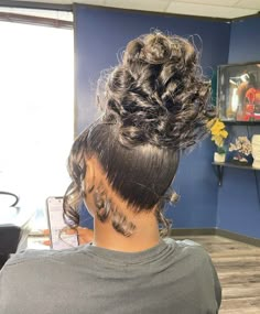 Wig Updos, Updo Wig, Prom 2k23, Sweet 16 Inspo, Prom Hair Up, Prom Hair Ideas, Bun With Curls, Black Hair Updo Hairstyles, Straight Weave Hairstyles