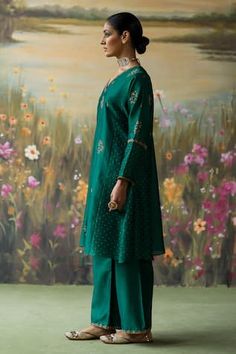 Green kurta with printed polka dot panel and sequin thread embroidered floral motifs on neck. Comes with pyjama and contrast dupatta. - Aza Fashions Semi-stitched Kurta With Floral Embroidery In Mulmul, Semi-stitched Green Kurta With Intricate Embroidery, Green Printed V-neck Kurta, Semi-stitched Mulmul Kurta With Floral Embroidery, Semi-stitched Embellished Green Kurta, Contrast Dupatta, Radhika Madan, Rhea Kapoor, Mira Rajput