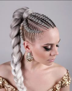 Braids For White Women, Ponytail Braid Hairstyles, Cool Braided Hairstyles, Makijaż Sugar Skull, Cornrow Ponytail, Viking Hair, Makijaż Smokey Eye, Braided Ponytail Hairstyles