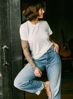 jane lancaster – imogene + willie Casual Outfits For Short Women, Imogene And Willie, 40 Year Old Womens Fashion, Lesbian Style, Outfits For Short Women, Nashville Shopping, Imogene Willie, Womens Denim, Perfect Jeans