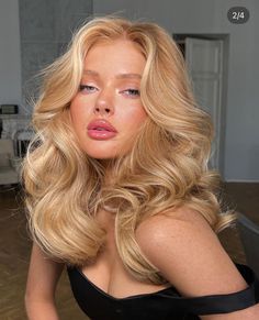 1970s Blonde Hair, Blonde Blow Dry, Pretty Blonde Model, Red Carpet Hairstyles Black Women, Red Hair Blowout, Bridal Blowout Hair, Hollywood Blowout, Big Blowout Hair, Hair Down Bride