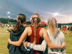 Xc Running Aesthetic, Xc Pictures, Cross Country Sports Pictures, Aesthetic Xc Pictures, Romanticizing Running, Race Day Hair, Track Hair, Sport Vibes, Ribbon Ponytail