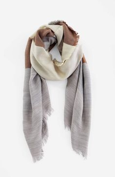 Add a cozy touch of warmth to any outfit with our extrasoft scarf.  Twist or tie this effortless style any way you like to elevate the look of sweaters, dresses and more. Eyelash fringe on short edges. 72% acrylic and 28% viscose rayon woven Hand wash cold separately, only nonchlorine bleach if needed, line dry, cool iron if needed; or dry clean 74" X 25" ImportedCOLOR: Oatmeal Multi  STYLE NO: 231651  SIZE: 1SZ NEW with TAG in J. Jill packaging! Perfect NEW condition, FIRST quality, NEVER worn! Comes from a clean, smoke free home! ~ 2F1 ~ ~ 2F2 ~ Casual Brown Scarf For Fall, Chic Beige Scarves For Fall, Chic Beige Scarf For Fall, Chic Beige Fall Scarves, Trendy Beige Scarf For Fall, Beige Casual Scarf, Casual Beige Scarf, Beige Casual Scarves One Size, Casual Beige Scarf One Size