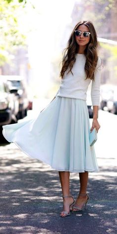 Mode Pastel, Sukienki Maksi, Amal Clooney, Stil Elegant, Casual Winter Outfits, White Sweater, Inspired Outfits, Looks Style, Mode Inspiration