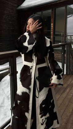 Millionaire Women, Show Homes, Architecture Luxury, Winter Fits, Quiet Luxury, Winter Fashion Outfits, Winter Looks, Cow Print, Cow Leather