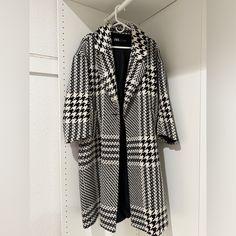 Size: S Oversized Fit Below The Knee Length Not Brand New Casual Black Houndstooth Outerwear, Houndstooth Long Coat For Fall, Long Houndstooth Coat For Fall, Trendy Winter Houndstooth Outerwear, Trendy Houndstooth Winter Outerwear, Chic Houndstooth Winter Outerwear, Plaid Houndstooth Outerwear For Spring, Chic Plaid Long Coat, Spring Houndstooth Plaid Outerwear