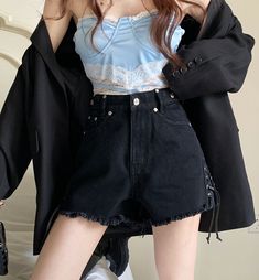 Complete the look with a graphic t-shirt and chunky shoes. Perfect for amusement park dates High-rise waist Raw hem Wide-leg cut Veronika Core, Black Outfit Korean, Amusement Park Outfit, Park Outfit, Patched Denim, Cross Patch, Korean Shorts, Fashion Chingu, Outfit Korean