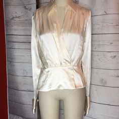 Real Silk, Nwt Structured Blouse Cream V-neck Blouse For Formal Occasions, Elegant Cream Blouse For Night Out, Classic Cream Top For Party, Classic Cream Party Top, Silk Fitted Tops For Daywear, Classic Cream V-neck Blouse, Classic V-neck Cream Blouse, Ruffle Shoulder Top, Linen Sleeveless Top