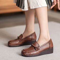 Gender: Women Item Type: Loafers Main Material: Cow Leather Style: Casual, Classic, Retro Season: Spring, Autumn Heel Type: Wedge Outsole Material: Rubber Heel Height: Mid-Heel (3-5 cm) Size Length cm inch 35 22.5 8.86 36 23 9.06 37 23.5 9.25 38 24 9.45 39 24.5 9.65 40 25 9.84 Chunky Wedges, Chunky Heel Ankle Boots, Wedge Loafers, Casual Flat Shoes, Chunky Heels Sandals, Shoe Size Conversion, Leather Style, Womens Wedges, Leather Wedges