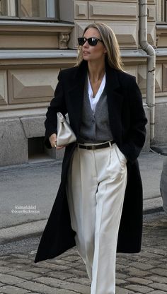 Minimalist Outfits Women, Japan Outfits, Simple Clothes, Getting Bored, Classy Winter Outfits, Chique Outfits, Minimal Style