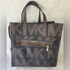 Large Mk Print Multi Black And Brown Large Tote Use One Or Twice Bags Michael Kors, Large Tote, Michael Kors Bag, Womens Tote Bags, Black And Brown, Chloe, Michael Kors, Women Shopping, Black