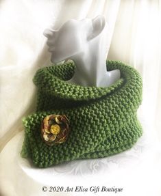 Interesting Crafts, Thick Scarf, Scarf Chunky, Chunky Knit Scarves, Chunky Scarf, Handmade Jewelry Box, Green Gift, Ladies Accessories, Chunky Scarves